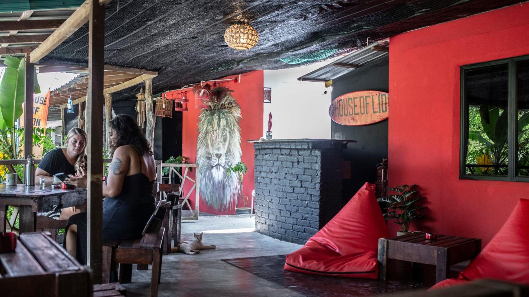 House Of Lion Hostel بانتايْ تْشينانغ المظهر الخارجي الصورة